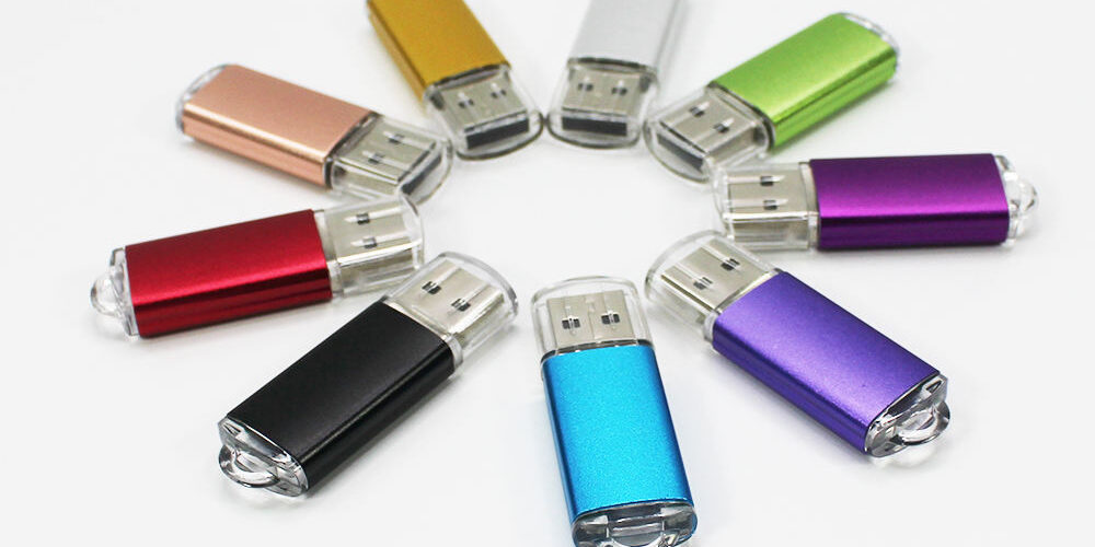 Compact Metal USB Flash Drive 16GB–64GB with Custom Logo