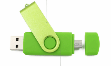Dual-port OTG USB flash drive